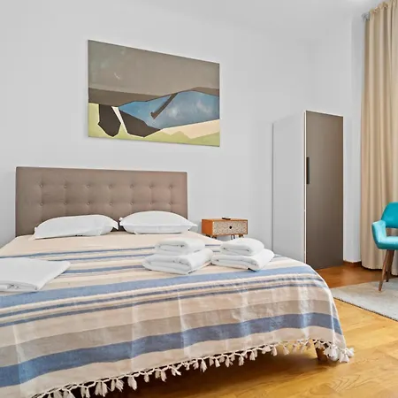 Historic Heart Appartement Boekarest