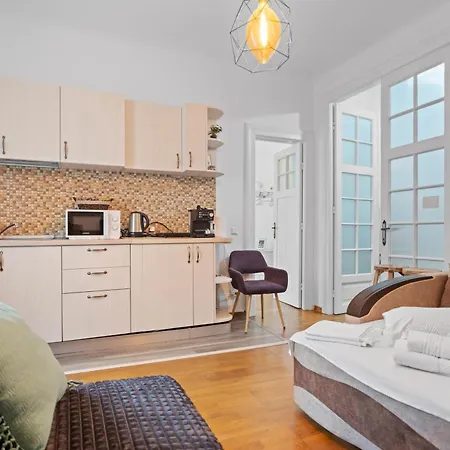 Apartment Golden Residences - & Penthouse In Old Town Bucharest