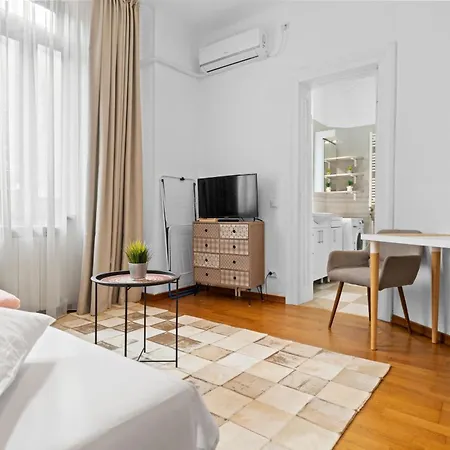 Golden Residences - & Penthouse In Old Town Apartment *