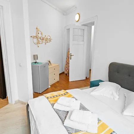 Golden Residences - & Penthouse In Old Town Apartment