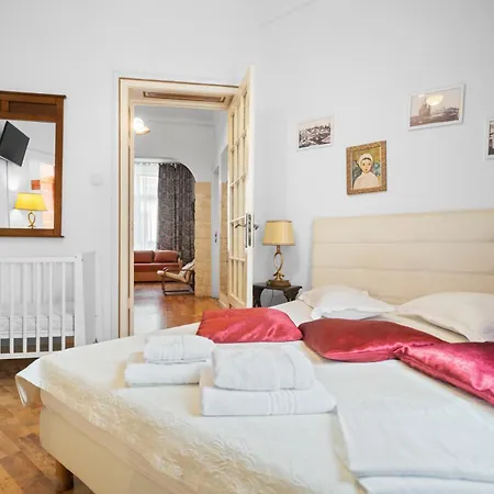 Historic Heart Appartement Boekarest